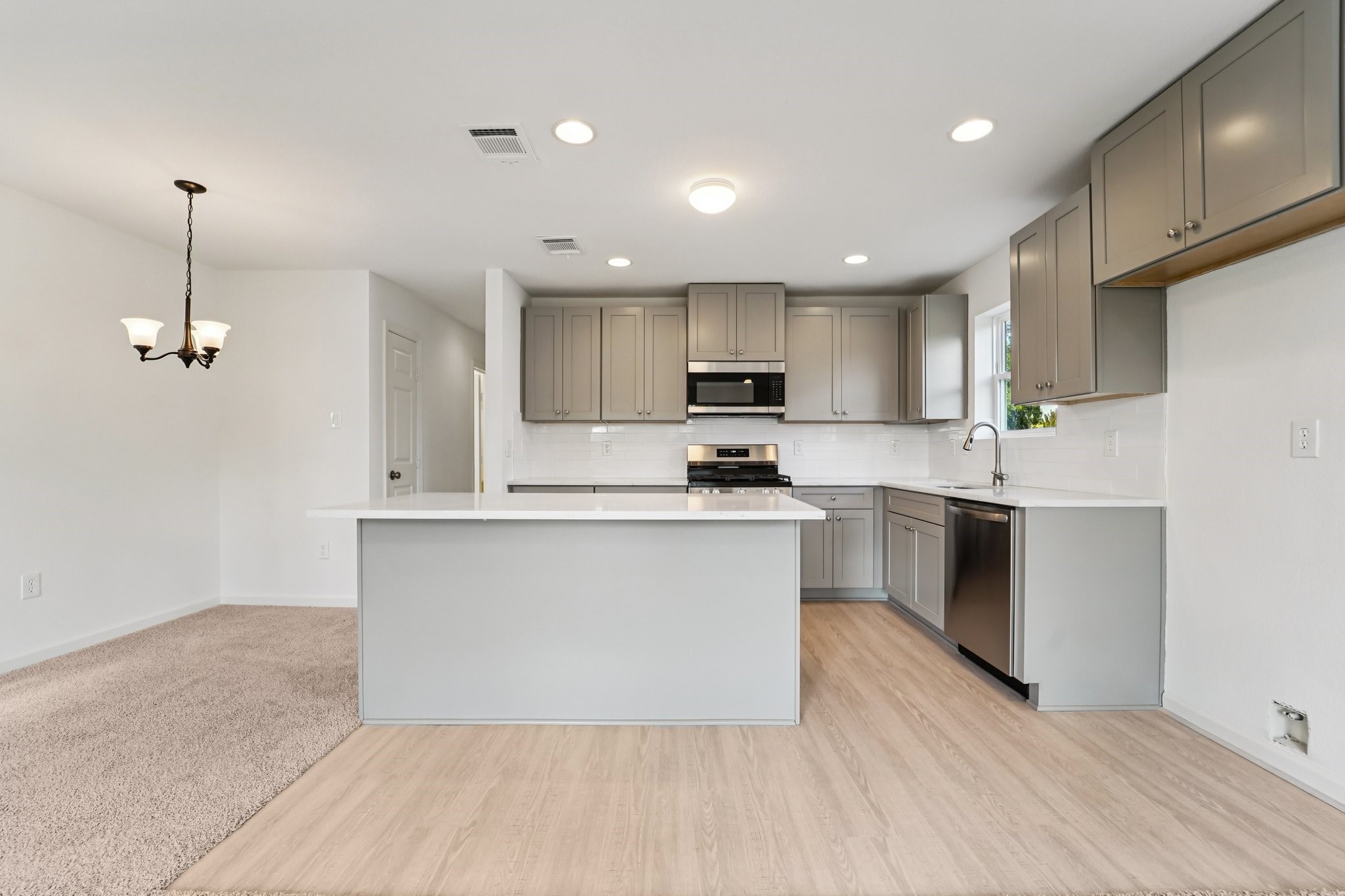 2206 Abernathy Street Houston, TX 77026 - Photo 12 of 33