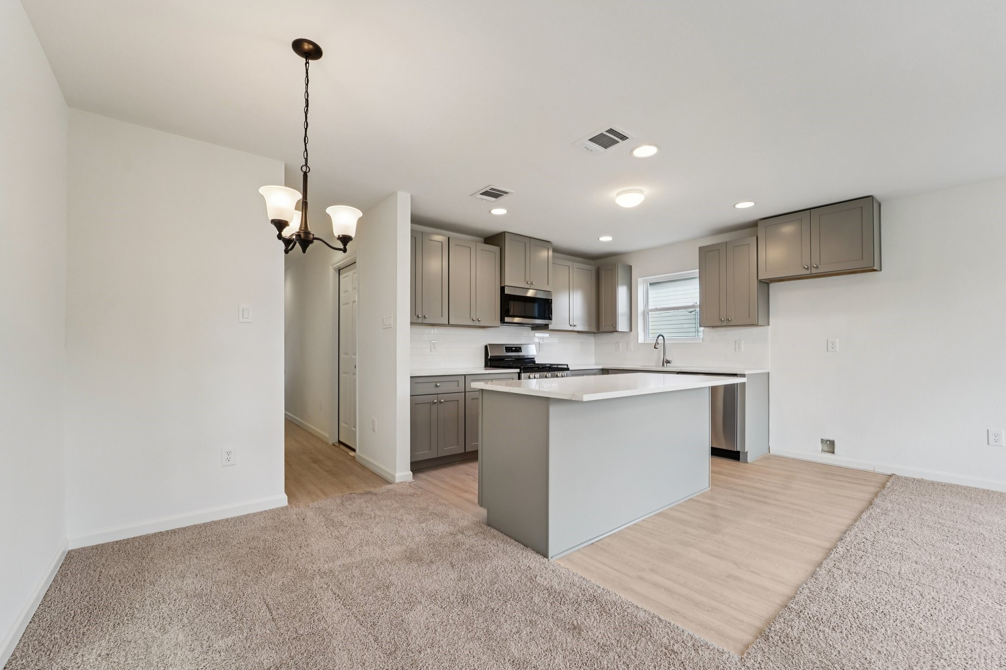 2206 Abernathy Street Houston, TX 77026 - Photo 13 of 33