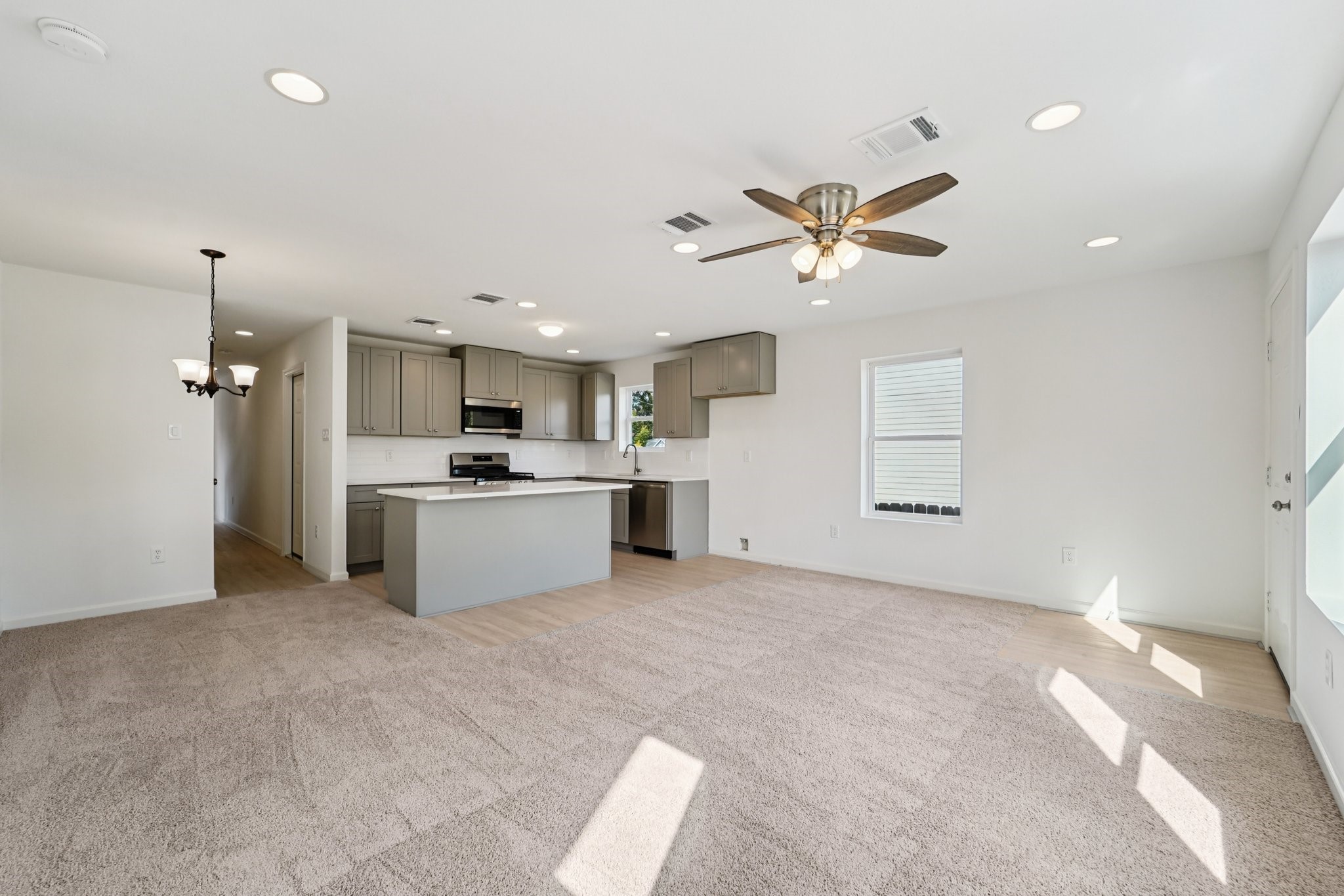 2206 Abernathy Street Houston, TX 77026 - Photo 14 of 33