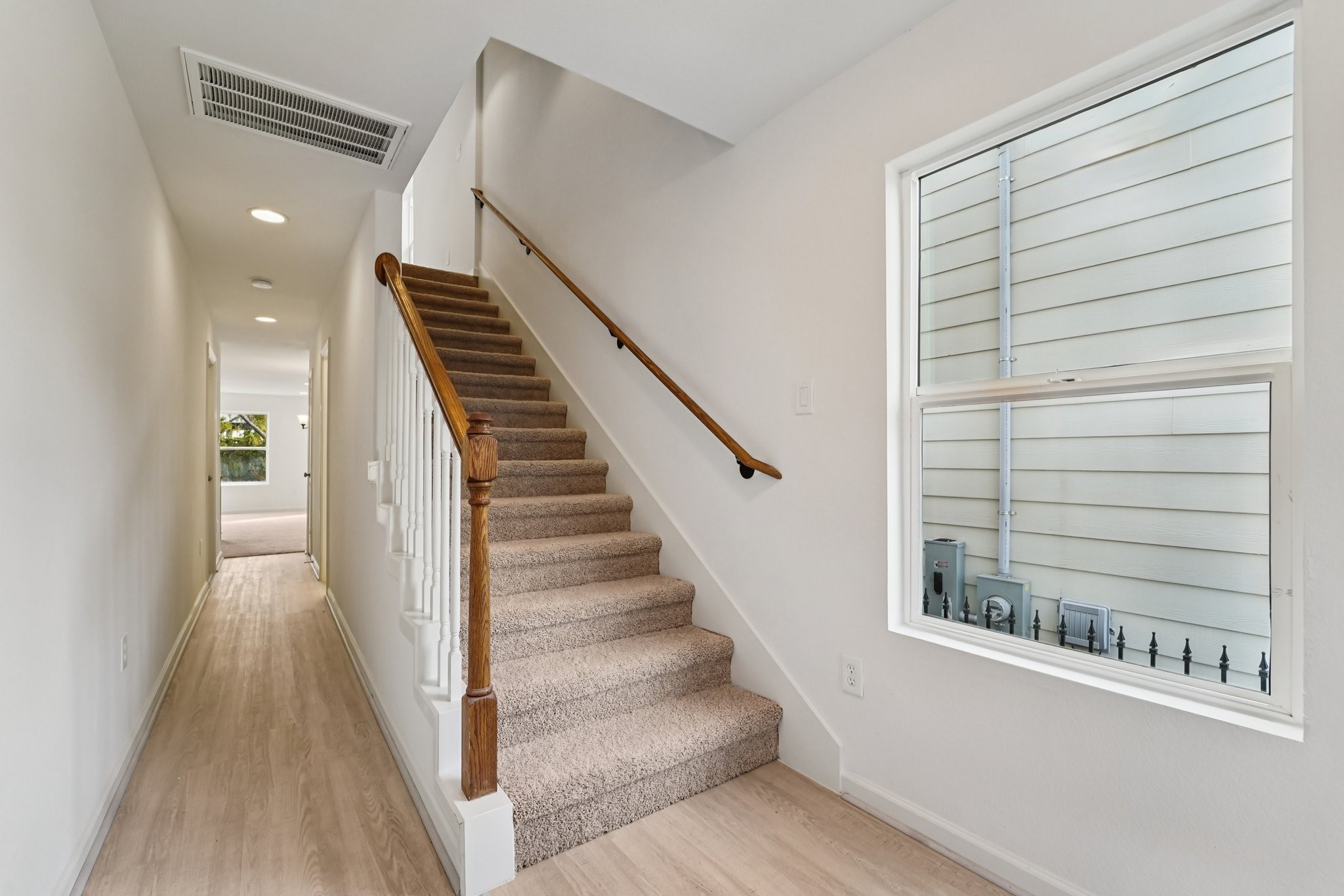 2206 Abernathy Street Houston, TX 77026 - Photo 7 of 33