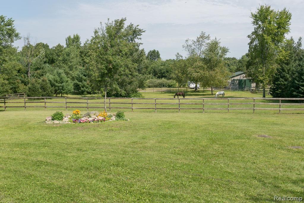 4489 East Allen Road Howell, MI 48855 - Photo 38 of 73