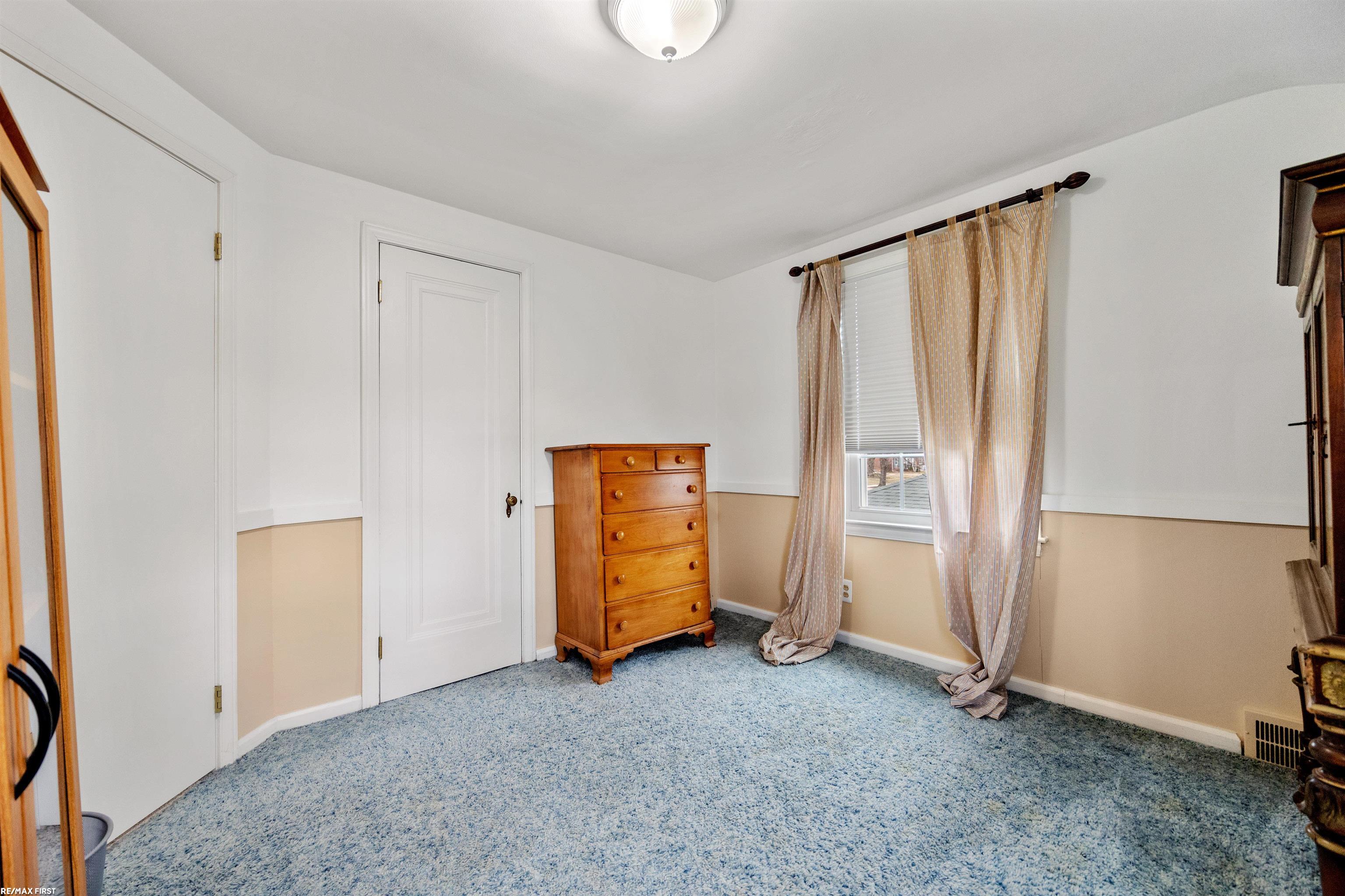 1035 Hampton Road Grosse Pointe, MI 48236 - Photo 20 of 34