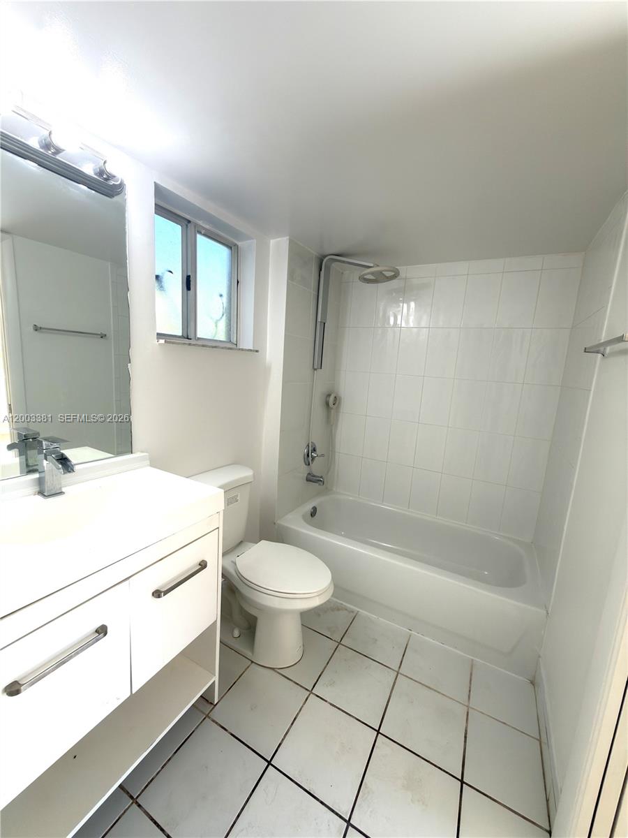 14020 Northeast 3rd Court, Unit 5 Miami, FL 33161 - Photo 8 of 19