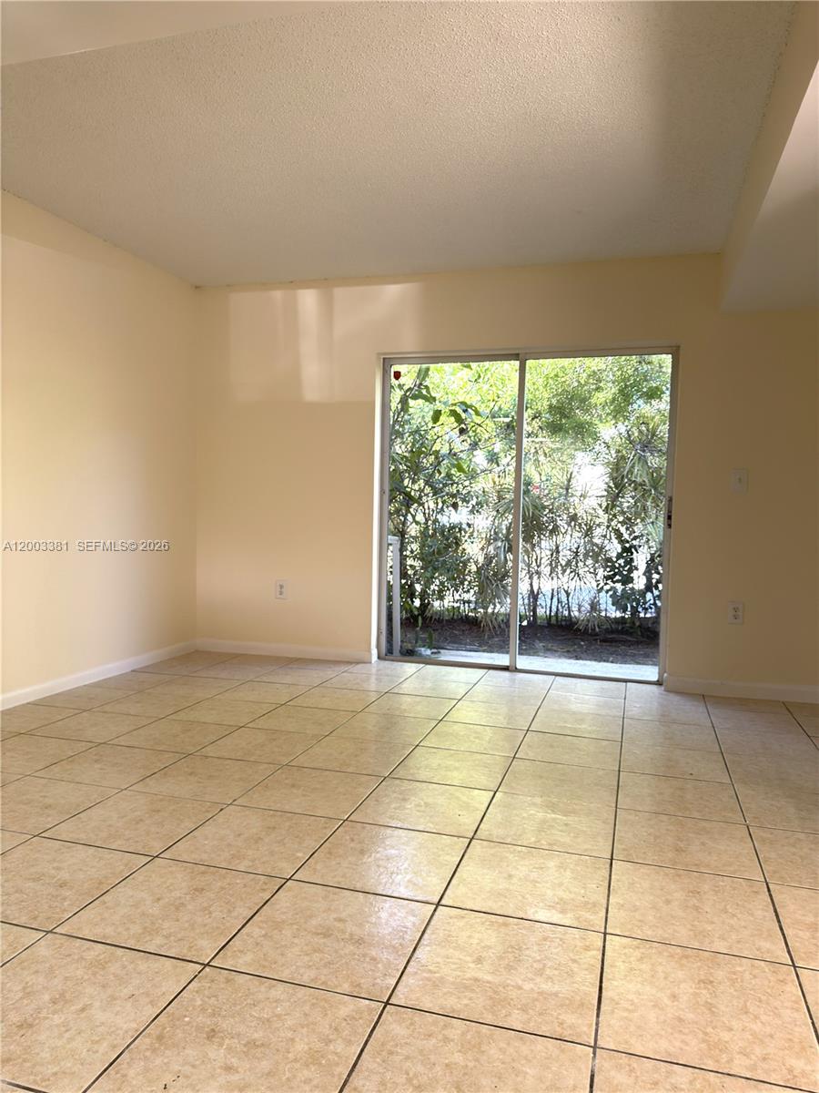 14020 Northeast 3rd Court, Unit 5 Miami, FL 33161 - Photo 10 of 19 living dinining