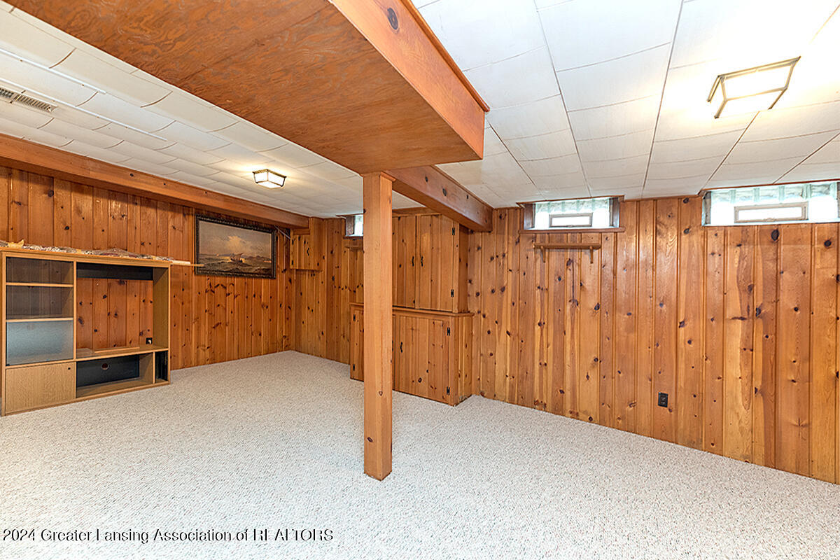 2608 Arlington Road Lansing, MI 48906 - Photo 21 of 28 20