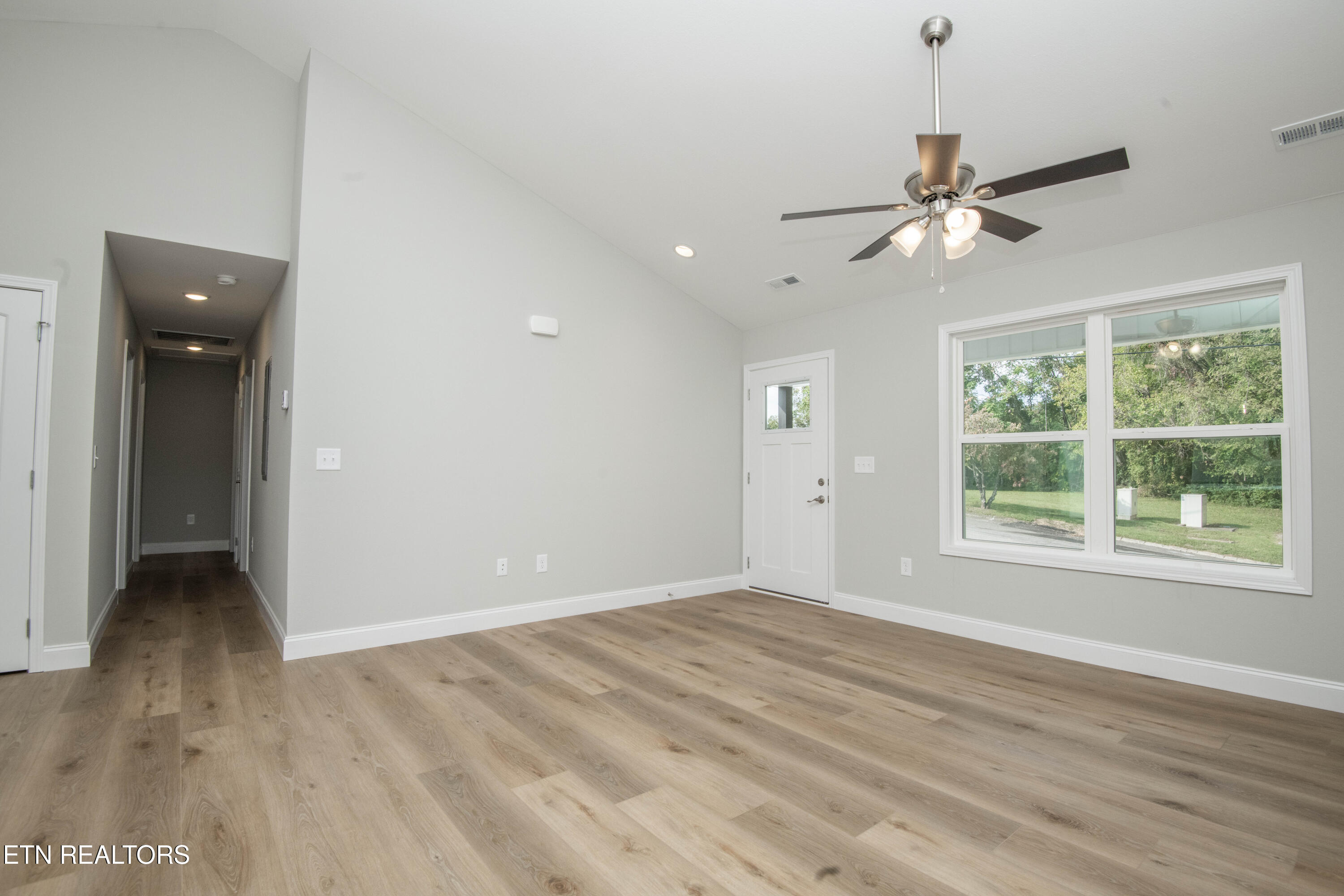 94 Wedgewood Road Oak Ridge, TN 37830 - Photo 9 of 41 9
