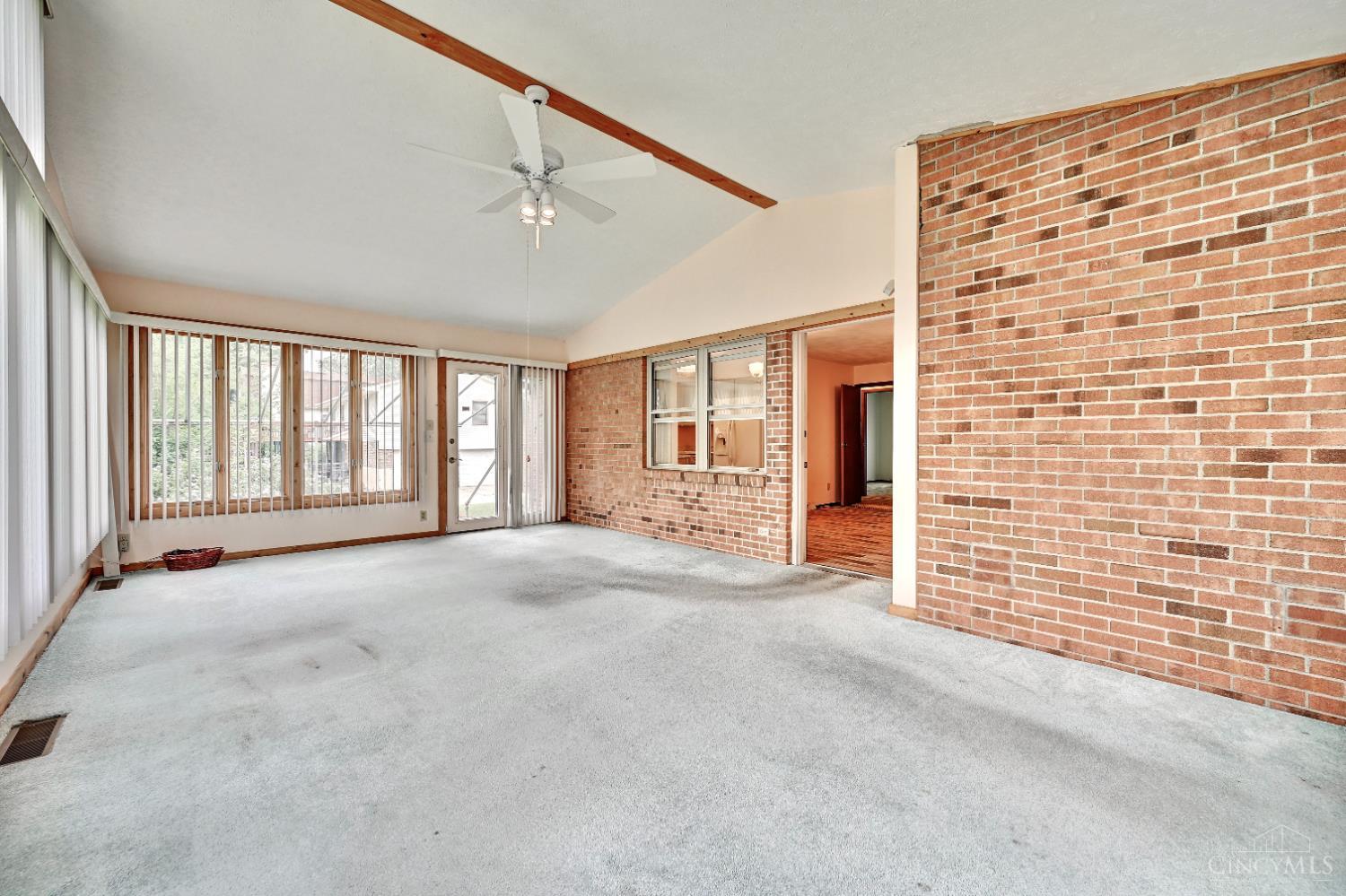 8043 Dimmick Road West Chester, OH 45241 - Photo 16 of 35 Great Room