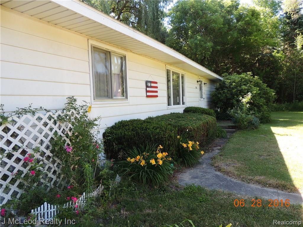 7853 Vassar Road Millington, MI 48746 - Photo 3 of 23 DSCN1739.JPG