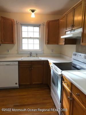 14 Old Mill Road Holmdel, NJ 07733 - Photo 4 of 12 9