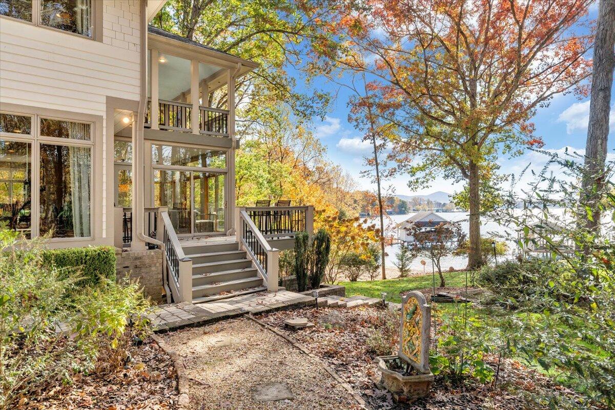 190 Tranquility Road Moneta, VA 24121 - Photo 103 of 170 a view of a pathway of a house