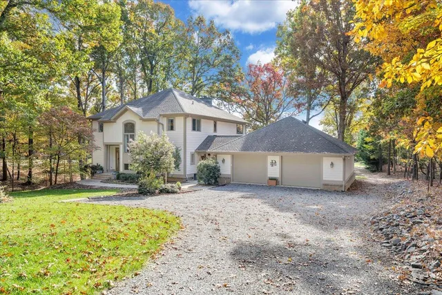 $1,949,900 | 190 Tranquility Road, Moneta, VA 24121