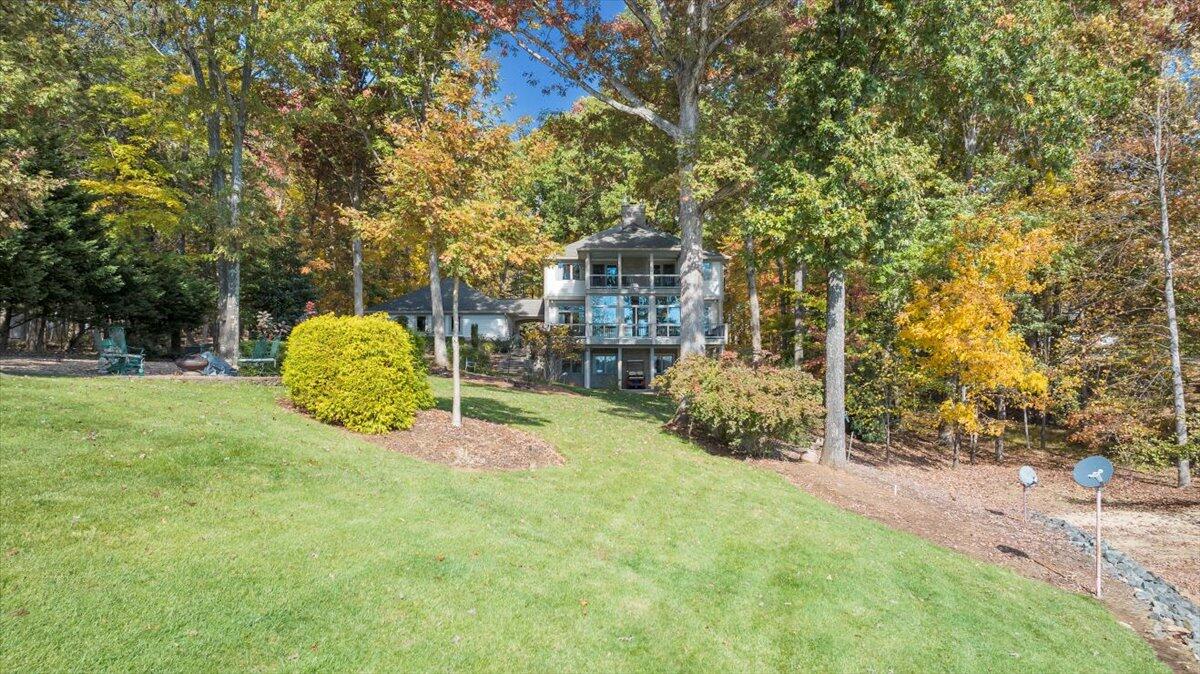 190 Tranquility Road Moneta, VA 24121 - Photo 138 of 170 a view of a field with large trees