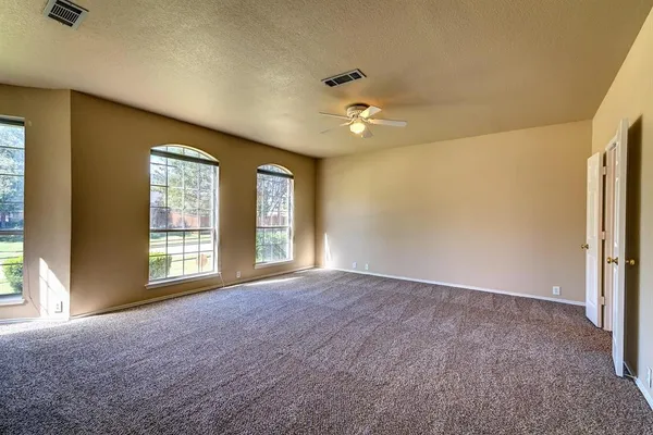 $2,350 | 7024 Jasper Drive, Plano, TX 75074