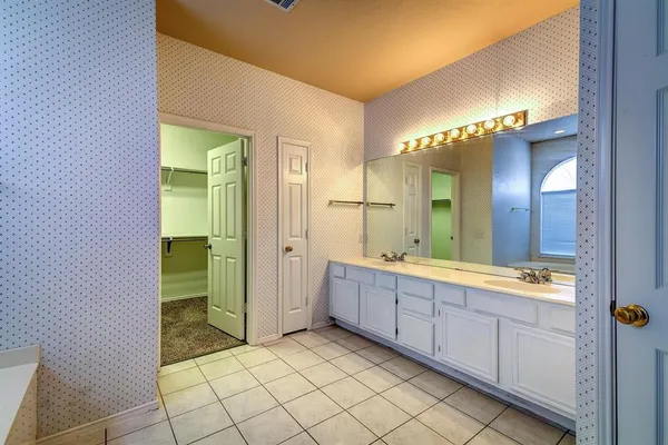 $2,350 | 7024 Jasper Drive, Plano, TX 75074