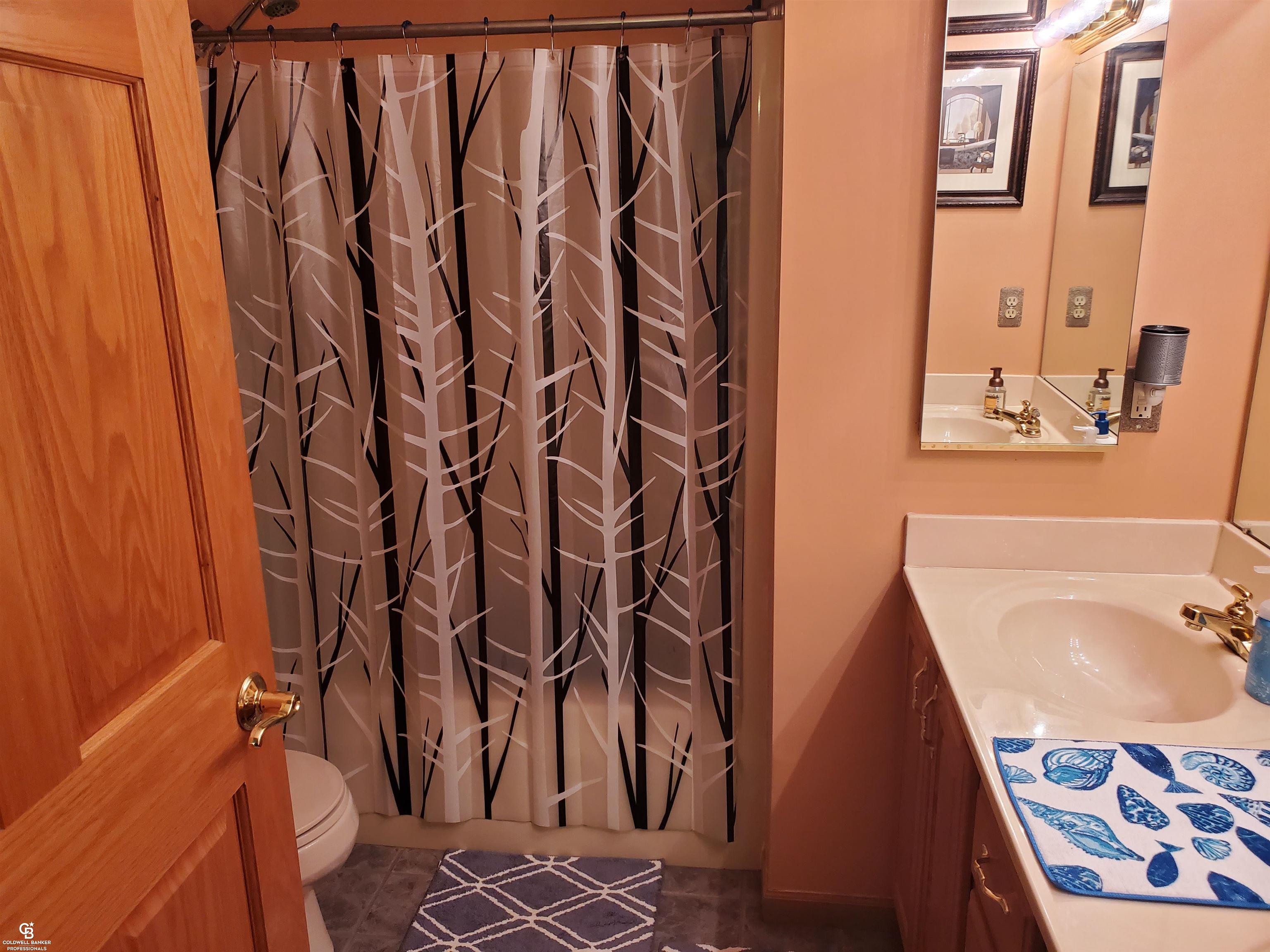 9268 Hill Road Goodells, MI 48027 - Photo 20 of 28 Master Bth