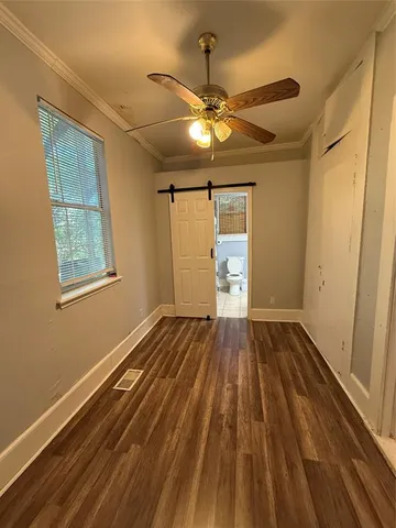 a view of entryway with workspace