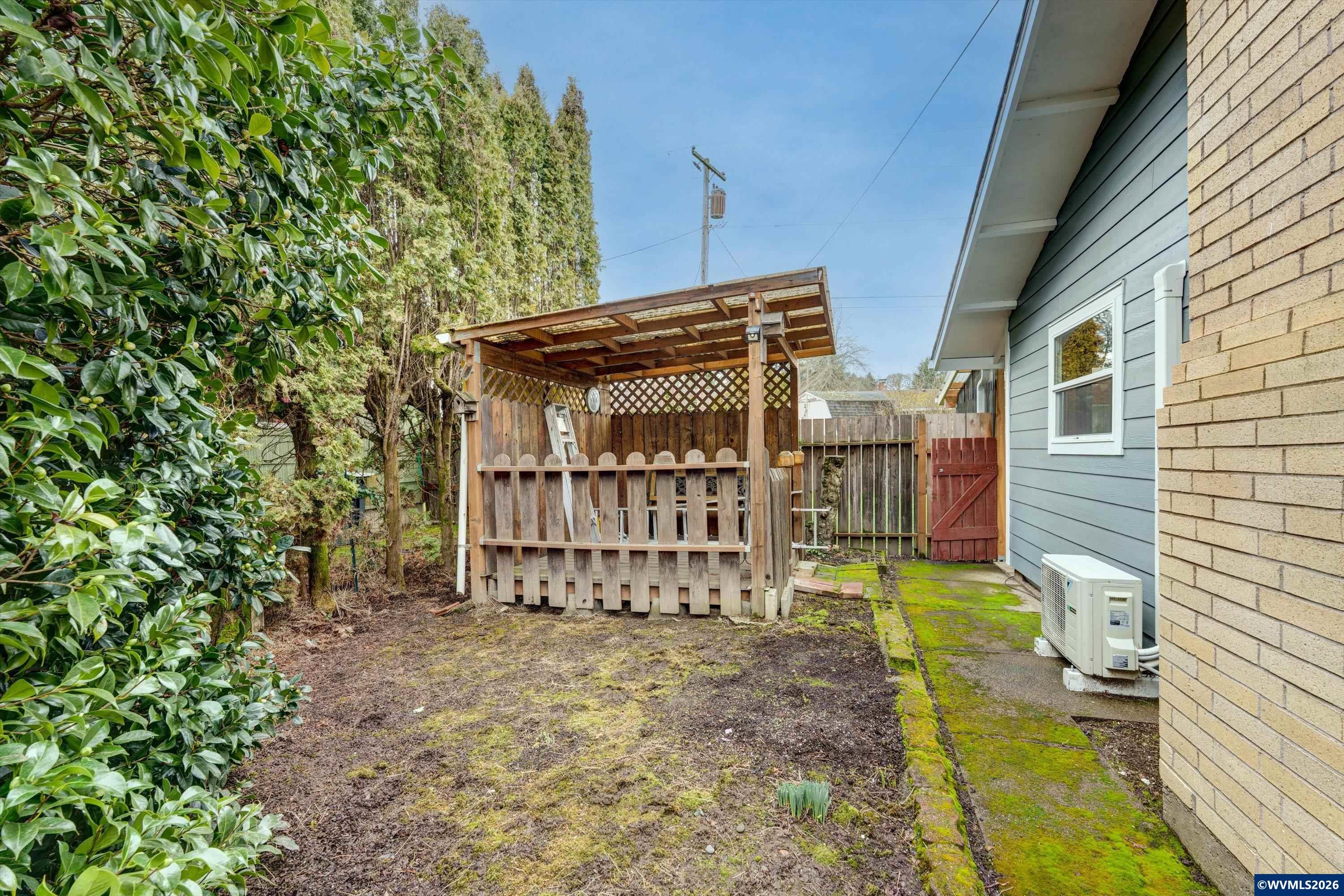 680 Southwest 53rd Street Corvallis, OR 97333 - Photo 9 of 28