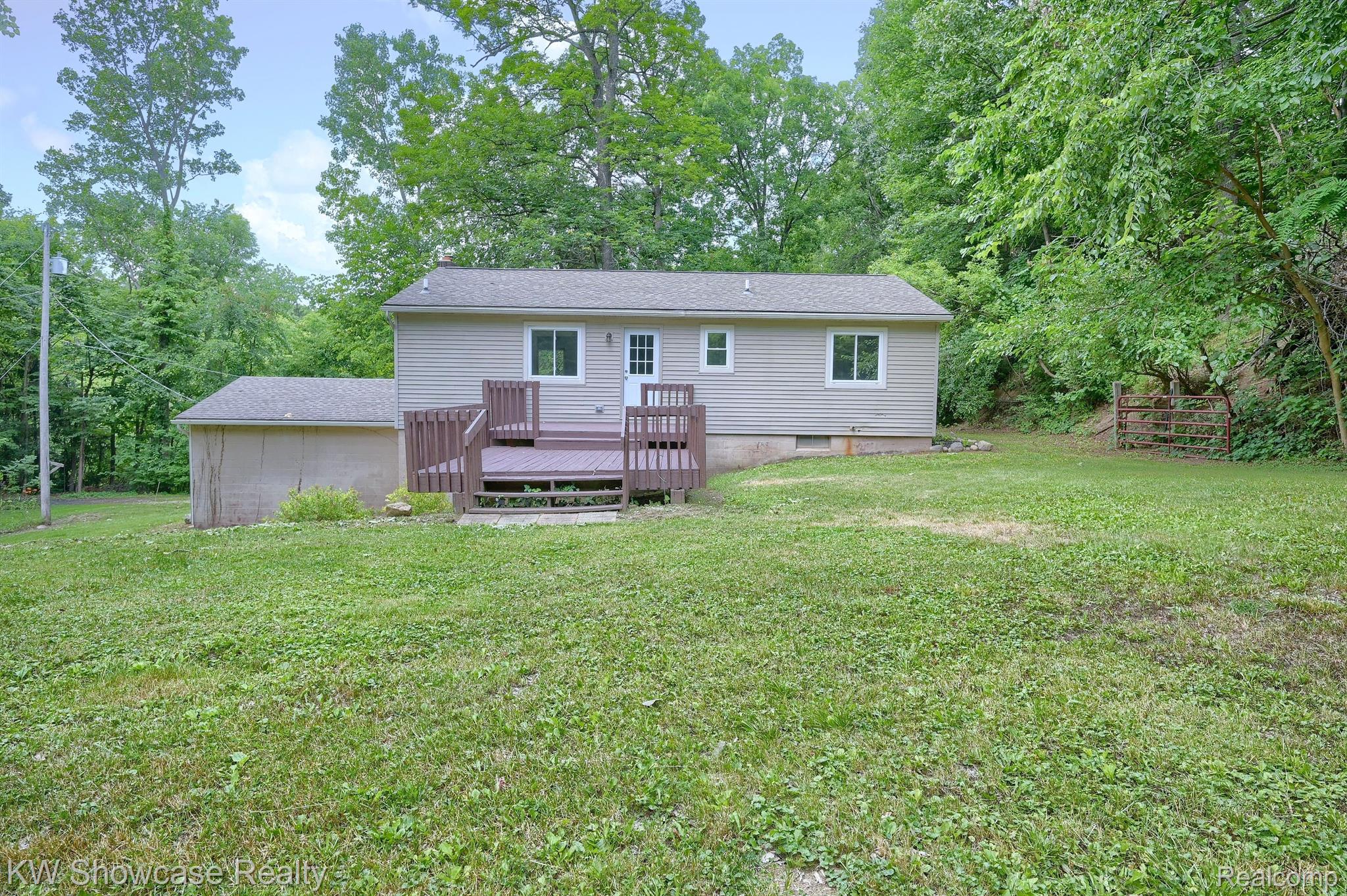 2866 Haley Road White Lake, MI 48383 - Photo 23 of 28 Gallery Image 23