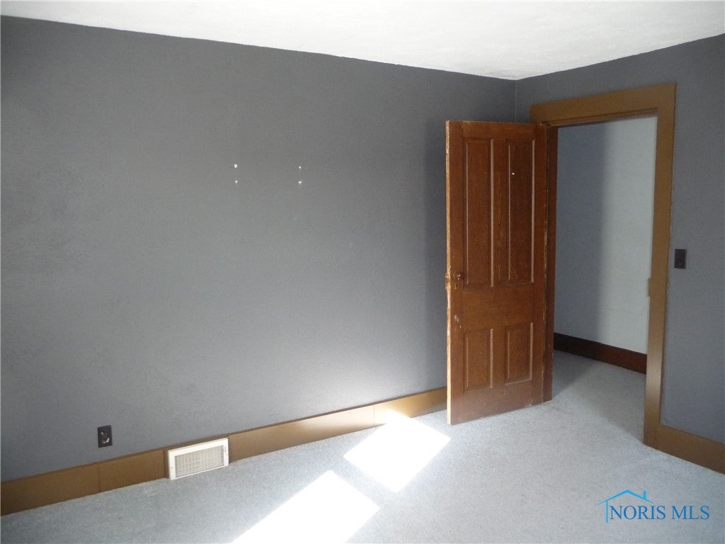 1750 Elmore Road Pemberville, OH 43450 - Photo 19 of 33 Upper bedroom