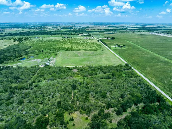 $390,000 | 17509 Albert Voelker Road, Elgin, TX 78621