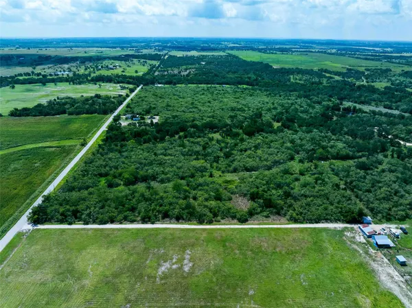 $390,000 | 17509 Albert Voelker Road, Elgin, TX 78621