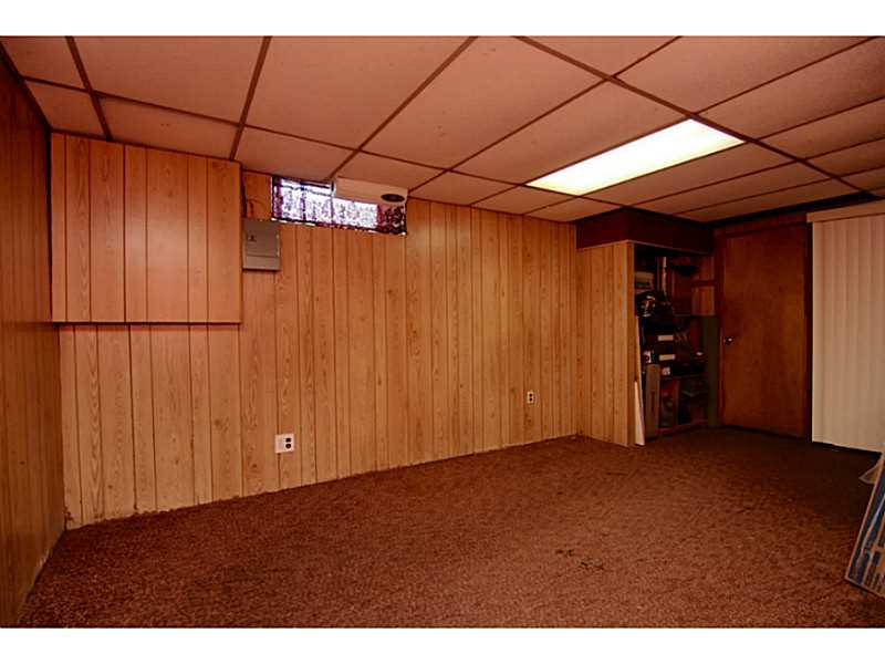 186 Canal Street Westerly, RI 02891 - Photo 12 of 12 Den/Family/Great Room.