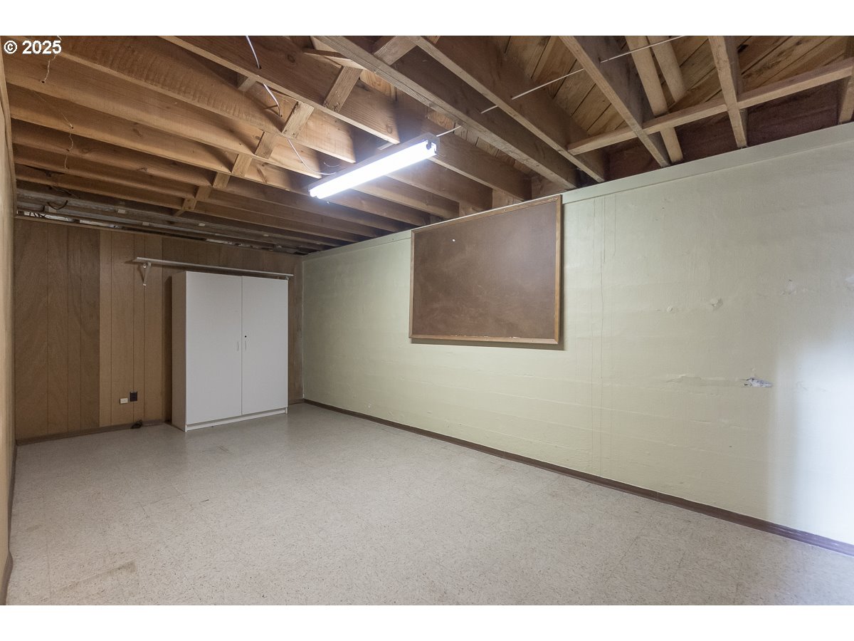 23990 Southwest Tile Flat Road Hillsboro, OR 97123 - Photo 22 of 46 a view of an empty room