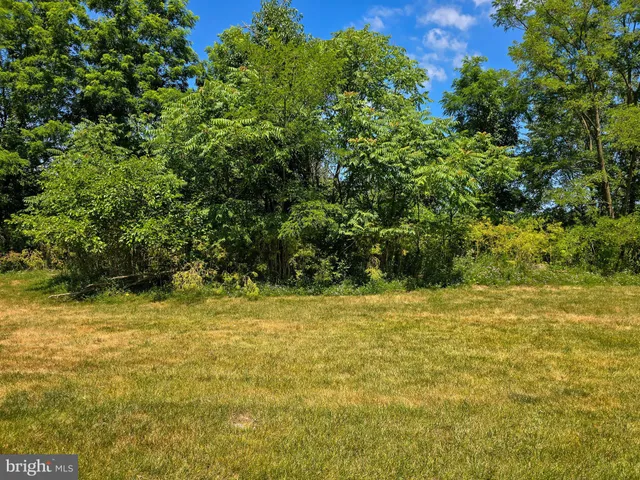 $2,100 | 205 Brook Meadow Drive, Mechanicsburg, PA 17050