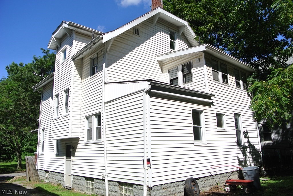 695 Aberdeen Street Akron, OH 44310 - Photo 5 of 25