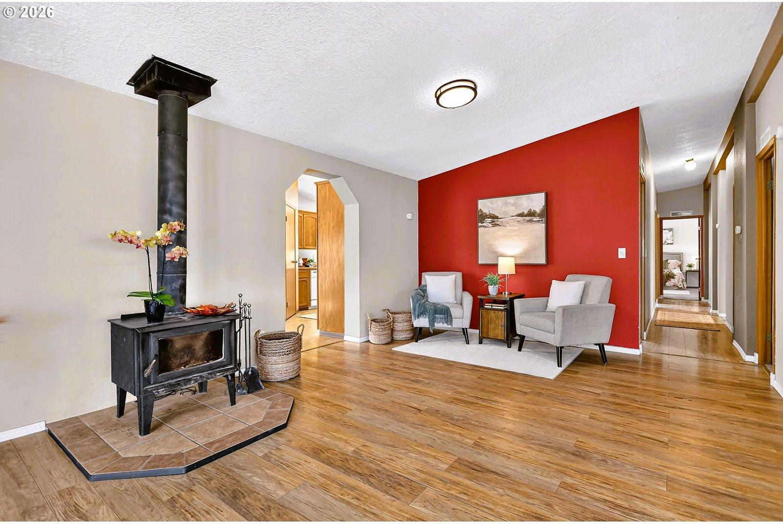 1515 Morgensen Road Mosier, OR 97040 - Photo 31 of 46 Living Room