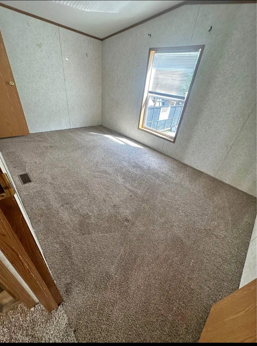 631 Sunfish Newaygo, MI 49337 - Photo 6 of 7 IMG_20260102_110223 (4)