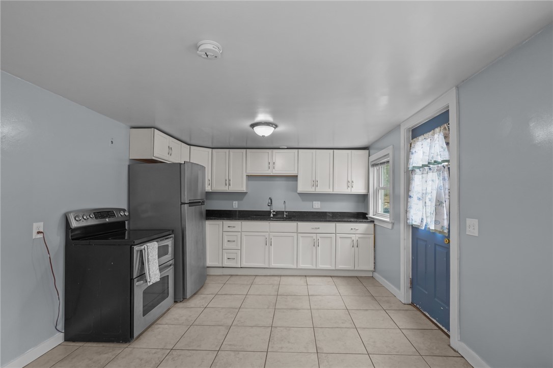 8 Battey Drive Smithfield, RI 02828 - Photo 17 of 41