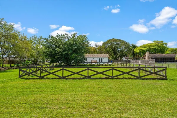 $1,199,000 | 4830 Southwest 188th Avenue, Southwest Ranches, FL 33332