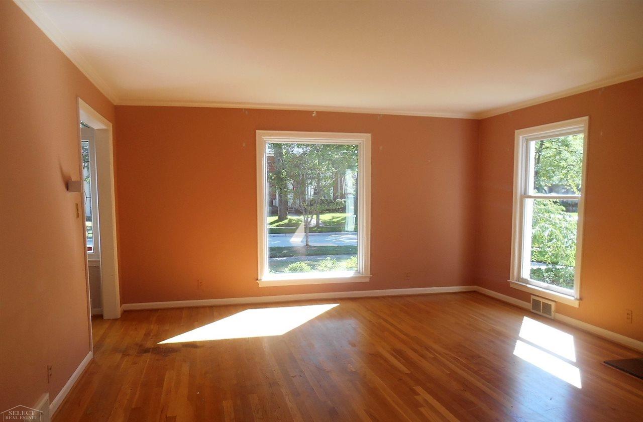 1840 Broadstone Road Grosse Pointe Woods, MI 48236 - Photo 17 of 30