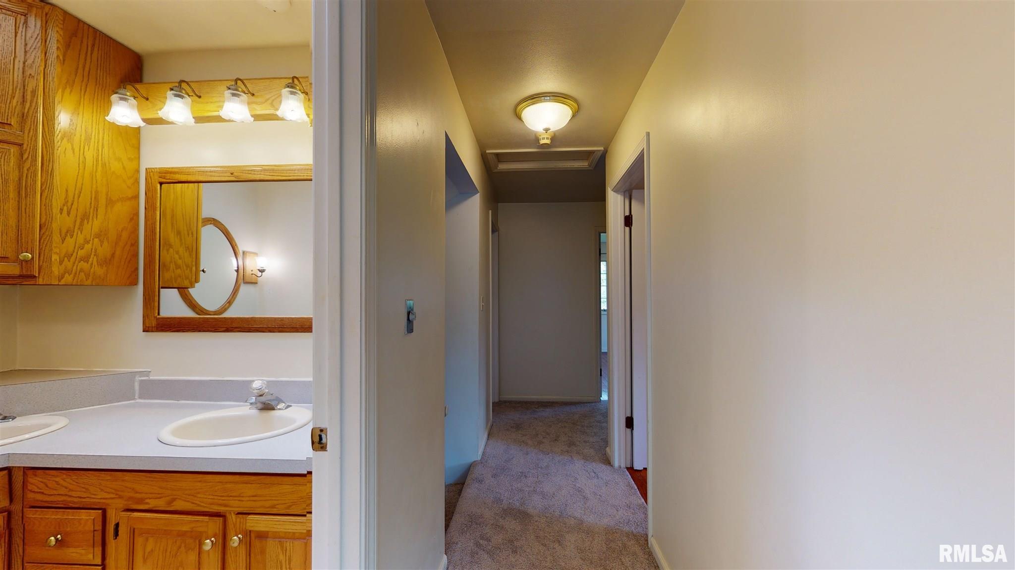 525 West Wolf Road Peoria, IL 61614 - Photo 36 of 44 Gallery Image 36