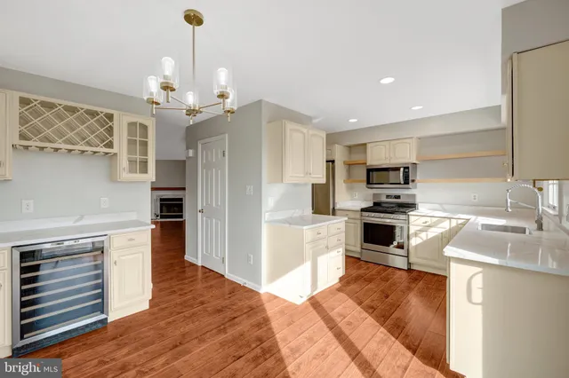 $3,000 | 43943 Kitts Hill Terrace, Ashburn, VA 20147