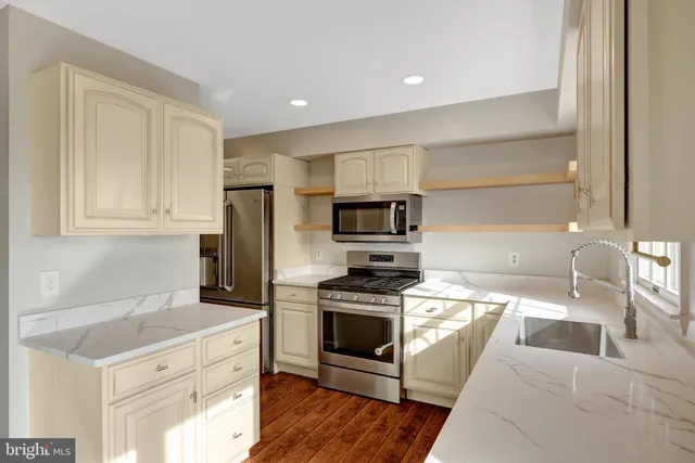 $3,000 | 43943 Kitts Hill Terrace, Ashburn, VA 20147