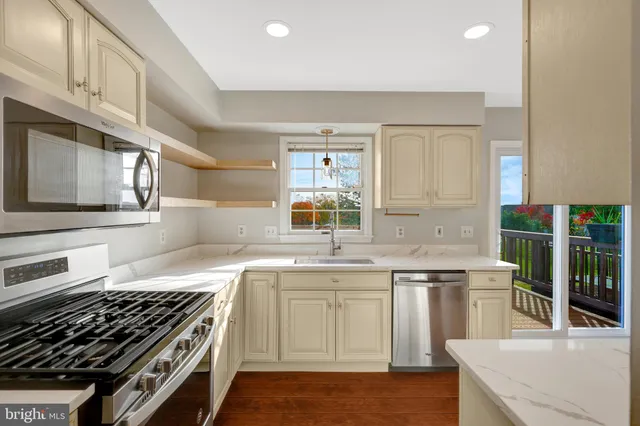 $3,000 | 43943 Kitts Hill Terrace, Ashburn, VA 20147