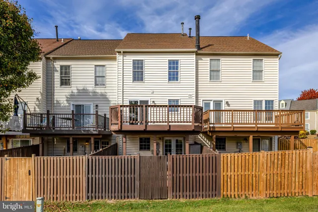 $3,000 | 43943 Kitts Hill Terrace, Ashburn, VA 20147