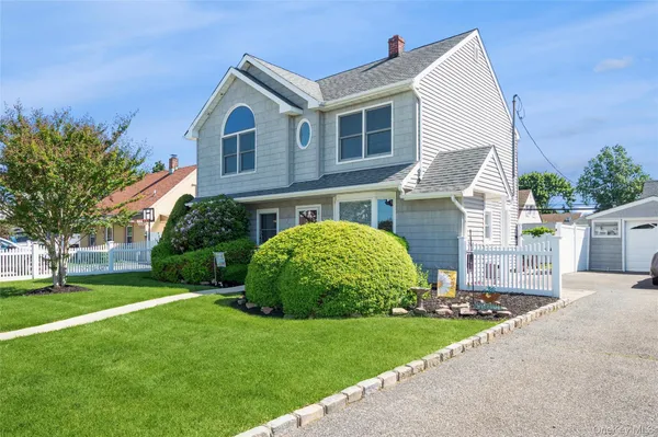 $899,007 | 49 Harness Lane, Levittown, NY 11756