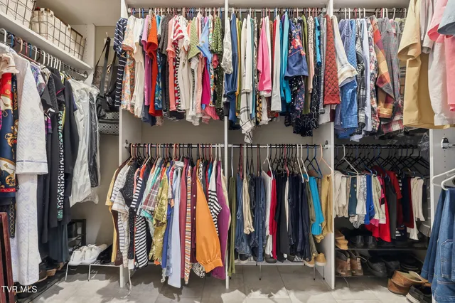 $784,400 | 1691 Prospects Way, Gray, TN 37615