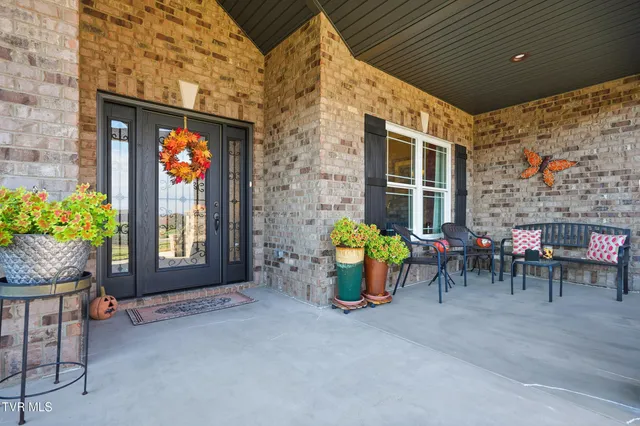 $784,400 | 1691 Prospects Way, Gray, TN 37615