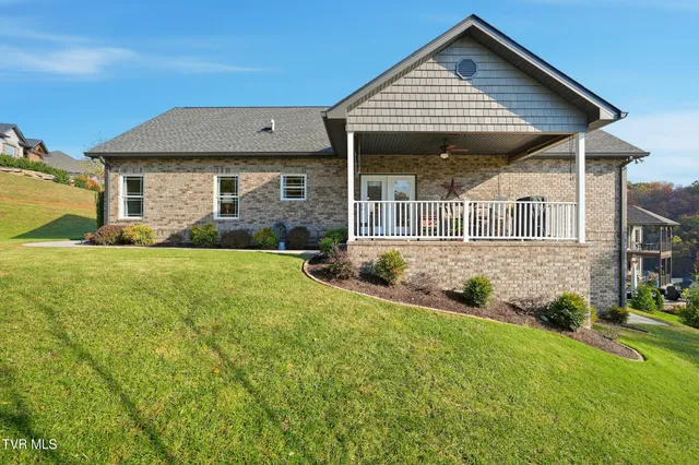 $784,400 | 1691 Prospects Way, Gray, TN 37615