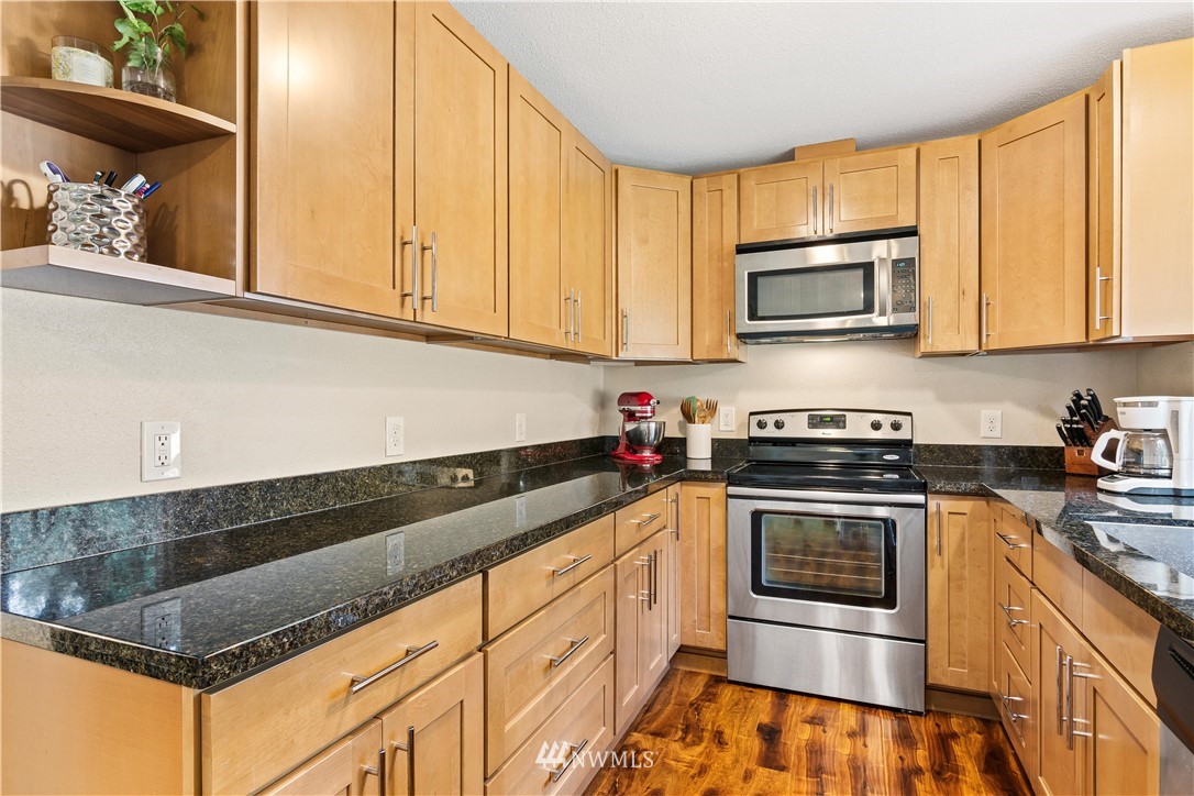 14612 Southeast 140th Place Renton, WA 98059 - Photo 8 of 27