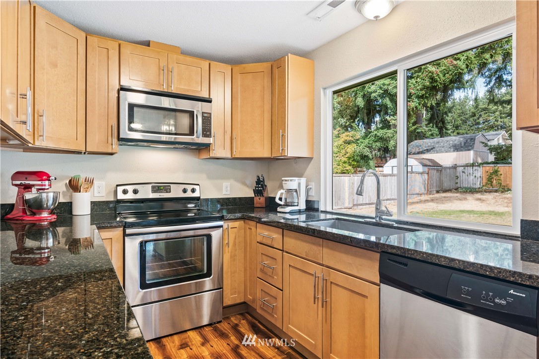 14612 Southeast 140th Place Renton, WA 98059 - Photo 9 of 27