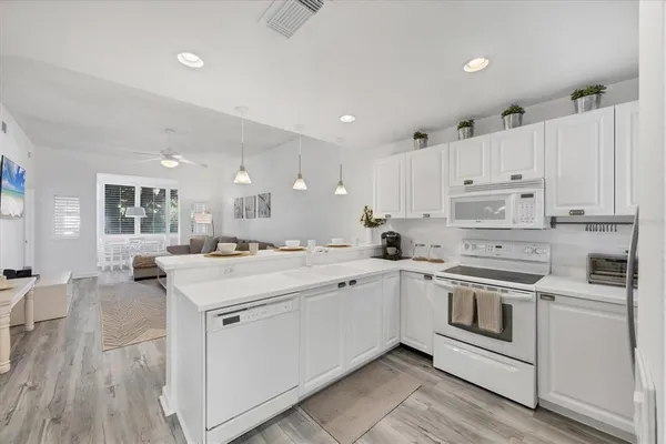 $3,600 | 3605 54th Drive West, Unit 103, Bradenton, FL 34210