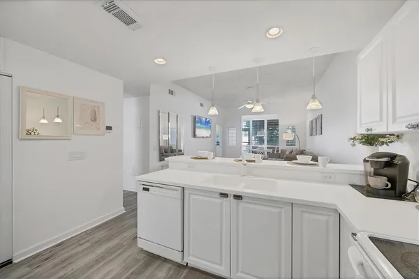 $3,600 | 3605 54th Drive West, Unit 103, Bradenton, FL 34210