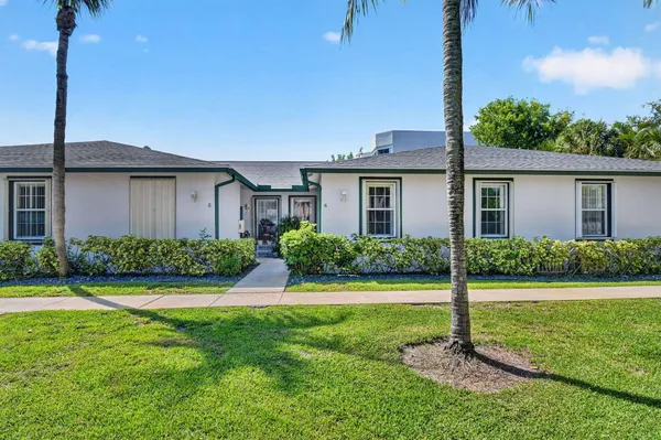 $249,900 | 3162 Via Poinciana, Unit 6, Lake Worth, FL 33467