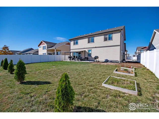 a view of yard with front of house