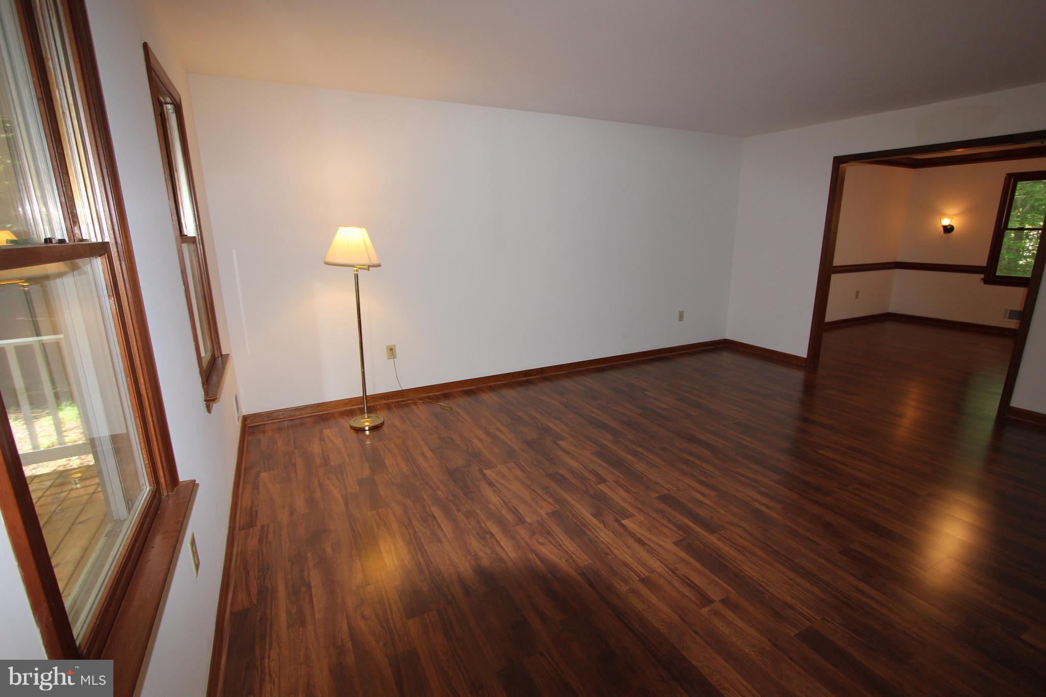 10253 Greystone Road Manassas, VA 20111 - Photo 2 of 20 Living Room